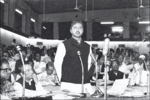 Presenting-the-draft-constitution-in-the-Parliament-web